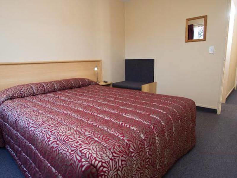 Alhambra Oaks Motor Lodge Dunedin Exterior photo
